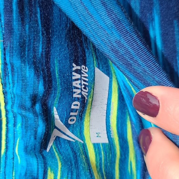 SOLD Old Navy Active 7/8 Leggings - Picture 4 of 4